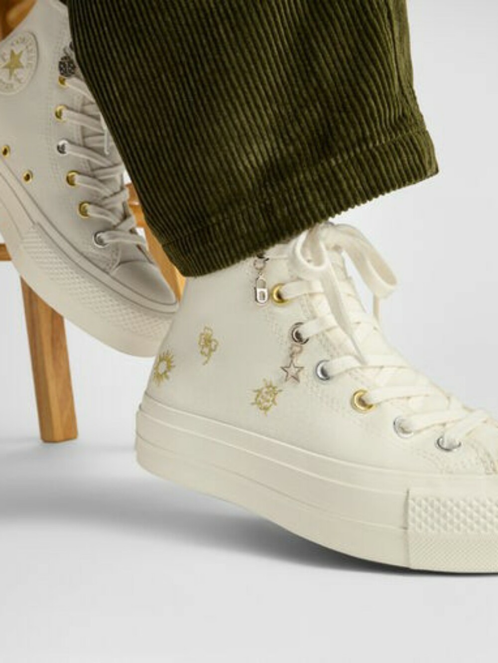 White Converse All Stars Lucky Charm Size 7 Womens